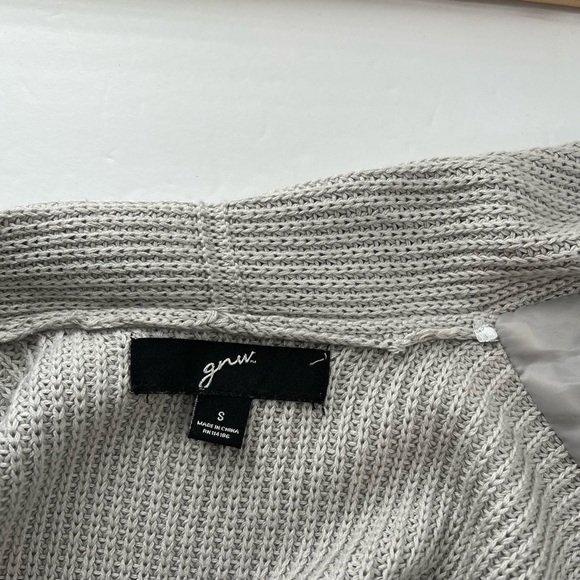 GNW Sleeveless Sweater Ladies Size Small - Picture 5 of 6